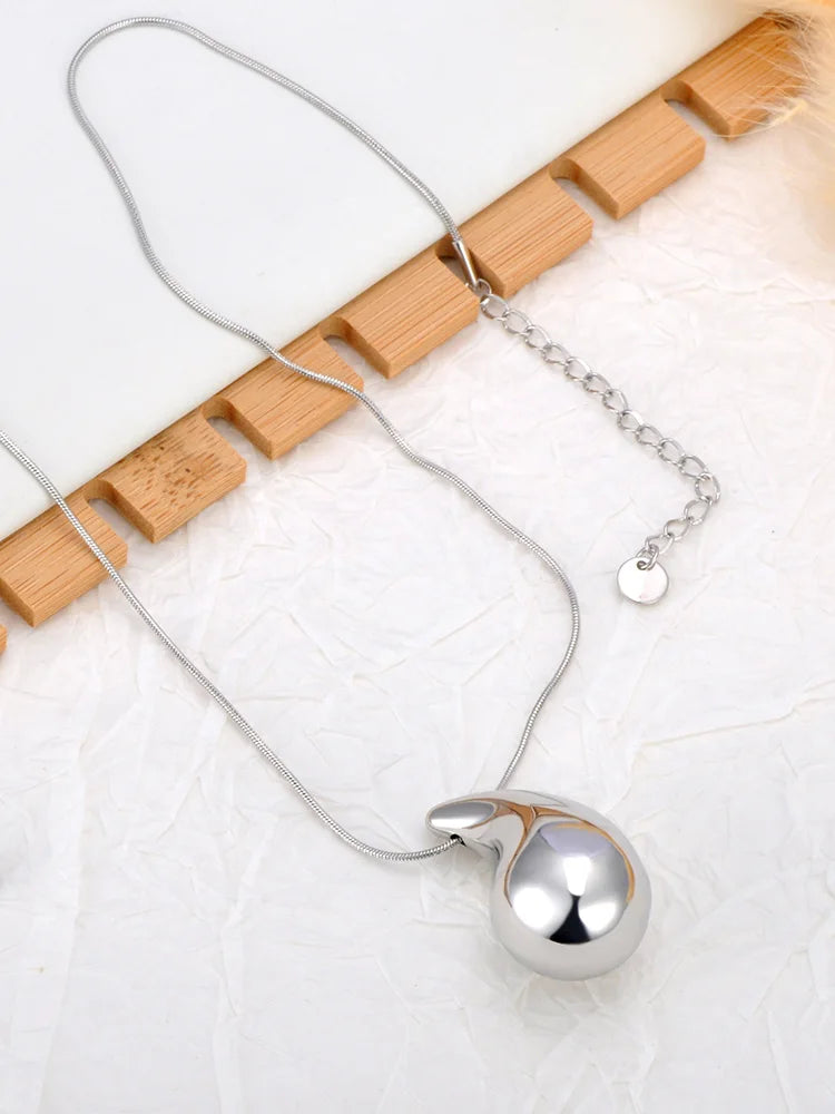 Major Flare Teardrop Necklace